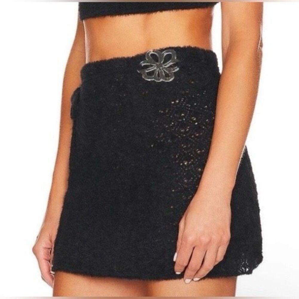 NWT For Love & Lemons Luisa Skirt With Acrylic Flower In Black Size Medium